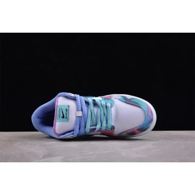 Futura x Nike SB Dunk Low "Bleached Aqua" фото № 8
