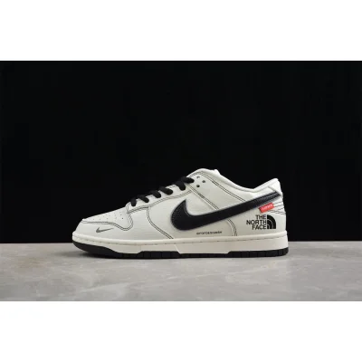 The North Face x Nike SB Dunk Low Supreme "White/Black" фото № 2