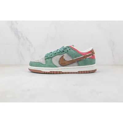 Otomo Katsuhiro x Nike SB Dunk Low "Dark Aqua/Peach" фото № 2