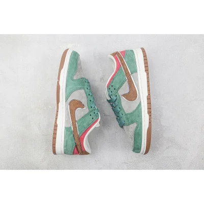 Otomo Katsuhiro x Nike SB Dunk Low "Dark Aqua/Peach" фото № 7