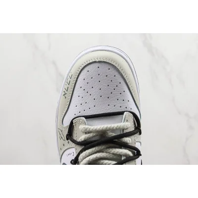 Nike Dunk Low "Brush Graffiti Cross" фото № 3 Nike Dunk Low "Brush Graffiti Cross" фото № 3