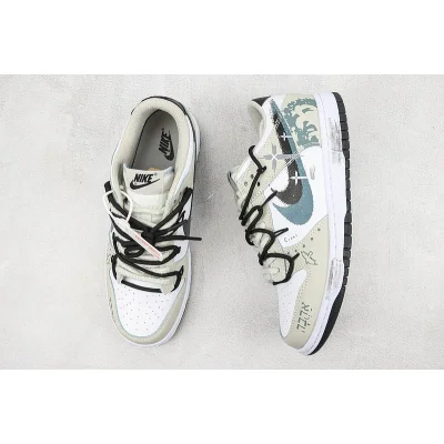 Nike Dunk Low "Brush Graffiti Cross" фото № 6 Nike Dunk Low "Brush Graffiti Cross" фото № 6
