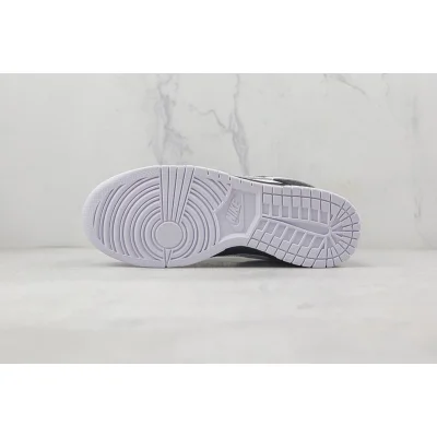 Nike SB Zoom Dunk Low "Black/White" фото № 9 Nike SB Zoom Dunk Low "Black/White" фото № 9