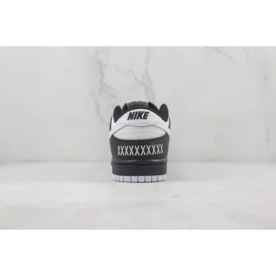 Nike SB Zoom Dunk Low "Black/White" фото № 8 Nike SB Zoom Dunk Low "Black/White" фото № 8