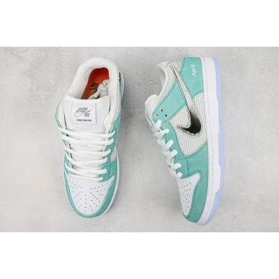 April Skateboards x Nike SB Dunk Low "Blue" фото № 7