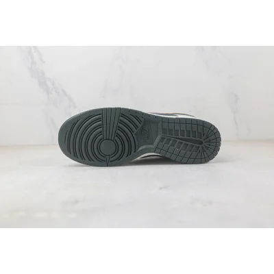 Otomo Katsuhiro x Nike SB Dunk Low "Steamboy Green/Beige" фото № 8