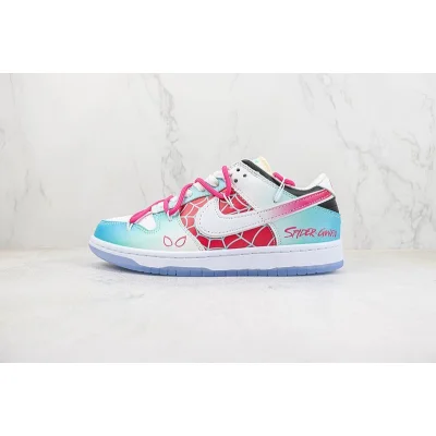 Nike Dunk Low "Spider-Gwen" фото № 2 Nike Dunk Low "Spider-Gwen" фото № 2