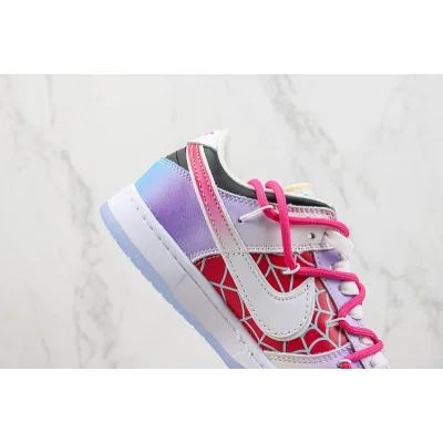 Nike Dunk Low "Spider-Gwen" фото № 3 Nike Dunk Low "Spider-Gwen" фото № 3