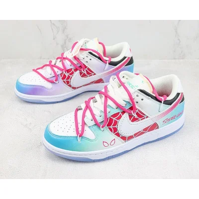 Nike Dunk Low "Spider-Gwen" фото № 5 Nike Dunk Low "Spider-Gwen" фото № 5