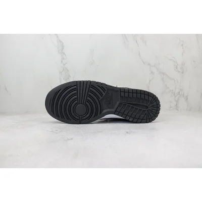 Nike Dunk Low "Panda/Paint Drops" фото № 8 Nike Dunk Low "Panda/Paint Drops" фото № 8