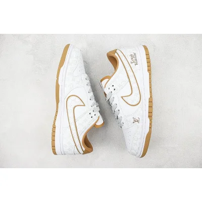 Louis Vuitton x Nike Dunk Low Custom "Monogram" фото № 7