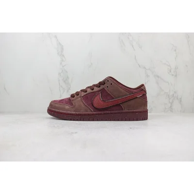 Nike Dunk Low Premium "Valentine’s Day/Burgundy Crush" фото № 2 Nike Dunk Low Premium "Valentine’s Day/Burgundy Crush" фото № 2