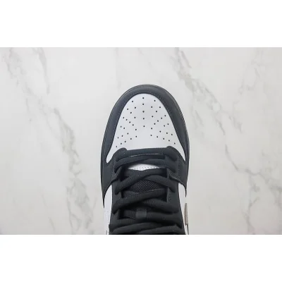 Jeff Staple x Nike Dunk Low "Black/White" фото № 4