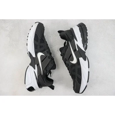 Nike Runtekk "Black/White" фото № 6 Nike Runtekk "Black/White" фото № 6
