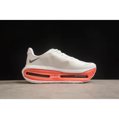 Nike Vomero Premium "Light Bone/Black/Chalk" фото № 7 Nike Vomero Premium "Light Bone/Black/Chalk" фото № 7