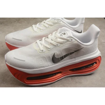 Nike Vomero Premium "Light Bone/Black/Chalk" фото № 3 Nike Vomero Premium "Light Bone/Black/Chalk" фото № 3