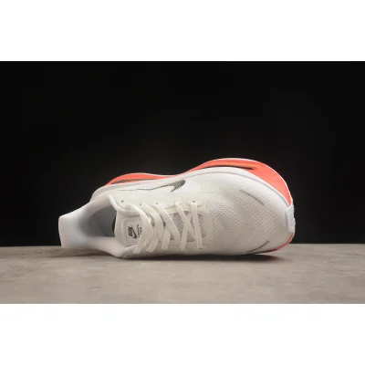 Nike Vomero Premium "Light Bone/Black/Chalk" фото № 8 Nike Vomero Premium "Light Bone/Black/Chalk" фото № 8