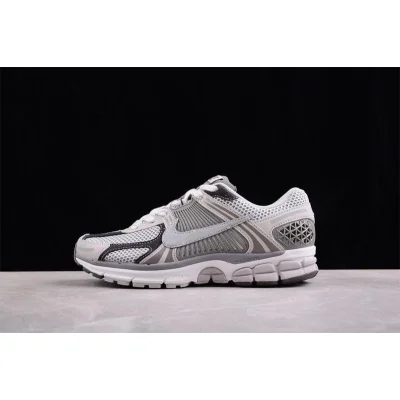 Nike Zoom Vomero 5 "White/Grey" фото № 2