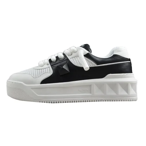 Valentino Rockstud Untitled "White/Black"