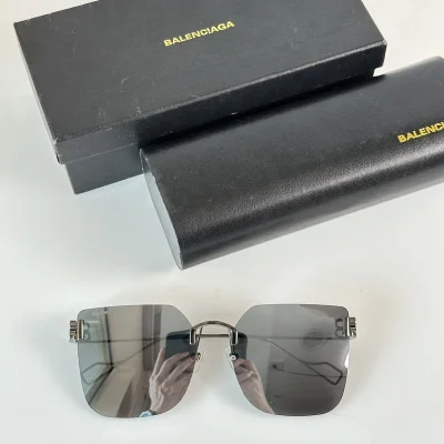 Солнцезащитные очки Balenciaga Large Lenses And Temples Decorated By Logo "Gray" фото № 2