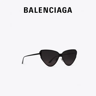 Солнцезащитные очки Balenciaga Triangle Shaped And Logo On Bridge Of The Nose "Black" фото № 2 Солнцезащитные очки Balenciaga Triangle Shaped And Logo On Bridge Of The Nose "Black" фото № 2