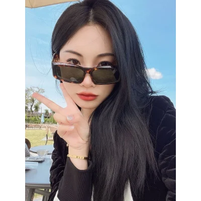 Солнцезащитные очки Balenciaga Rectangle Shaped And Front Inscription "Brown/Yellow" фото № 3