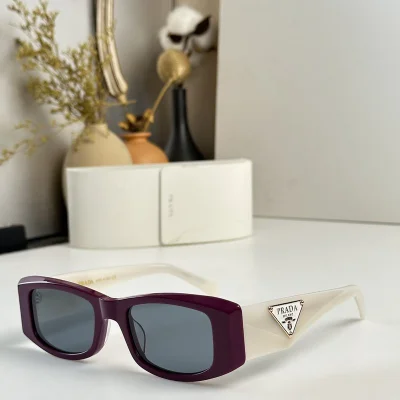 Солнцезащитные очки Prada Rectangle Shaped Narrow Frame "Violet/White" фото № 2 Солнцезащитные очки Prada Rectangle Shaped Narrow Frame "Violet/White" фото № 2