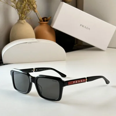 Солнцезащитные очки Prada Frame With Logo In Red Rectangle "Black" фото № 3 Солнцезащитные очки Prada Frame With Logo In Red Rectangle "Black" фото № 3