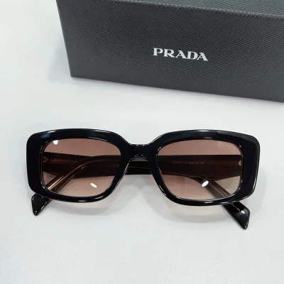 Солнцезащитные очки Prada Square Temples With Logo And Small Inscription "Brown" фото № 2
