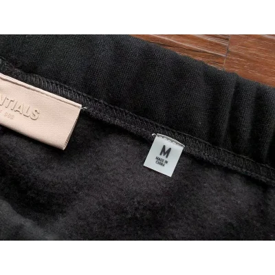 Спортивные штаны Fear of God Front Rectangle Patch With Logo "Black" фото № 7 Спортивные штаны Fear of God Front Rectangle Patch With Logo "Black" фото № 7