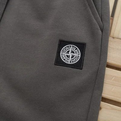 Штаны Stone Island With Patch - In Monochrome Style "Gray" фото № 5 Штаны Stone Island With Patch - In Monochrome Style "Gray" фото № 5