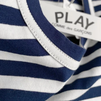 Лонгслив Comme des Garçons Play Small Red Heart "Navy Blue" фото № 7 Лонгслив Comme des Garçons Play Small Red Heart "Navy Blue" фото № 7