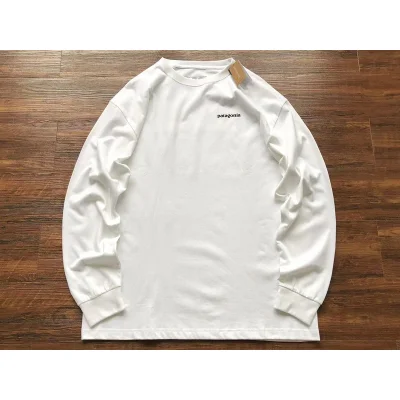 Лонгслив Patagonia Plain Background With Mountain View Inside Rectangle "White" фото № 2