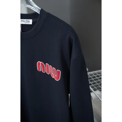 Свитшот Miu Miu Frontside Left Logo Contrast Outline Miu Miu "Black" фото № 3