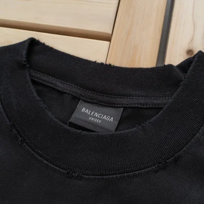 Футболка Balenciaga With Red Coat Of Arms "Black" фото № 9