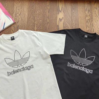 Футболка Balenciaga X Adidas The Logo Is Half Painted Over "White" фото № 5