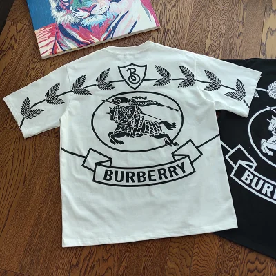 Футболка Burberry The Rider On The Horse "White" фото № 3 Футболка Burberry The Rider On The Horse "White" фото № 3