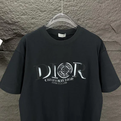 Футболка Christian Dior Frontside Logo Chinislion Dior "Black" фото № 3 Футболка Christian Dior Frontside Logo Chinislion Dior "Black" фото № 3