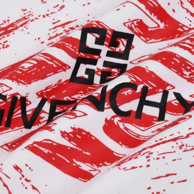 Футболка Givenchy Colored Rhombus "White" фото № 3 Футболка Givenchy Colored Rhombus "White" фото № 3