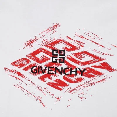 Футболка Givenchy Colored Rhombus "White" фото № 2 Футболка Givenchy Colored Rhombus "White" фото № 2
