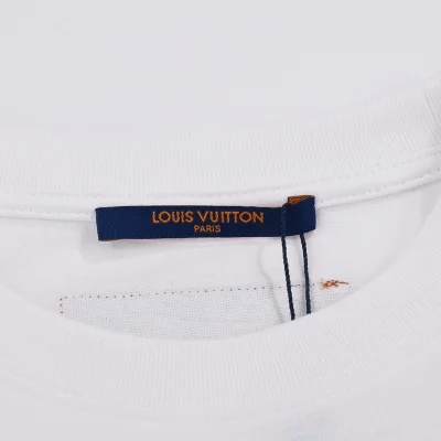 Футболка Louis Vuitton With Blue Rabbit Print "White" фото № 2