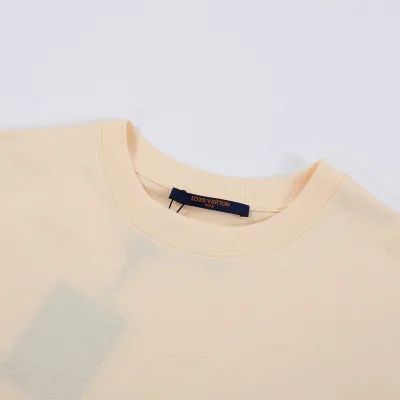 Футболка Louis Vuitton With Logo On The Pocket "Cream" фото № 8