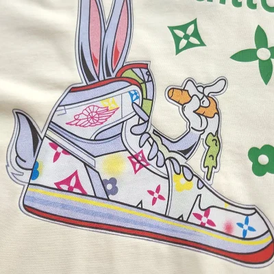 Футболка Louis Vuitton Rabbit Hiding In Sneakers "White" фото № 6