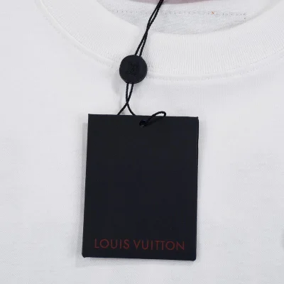 Футболка Louis Vuitton With An Illuminated Logo Print "White" фото № 4