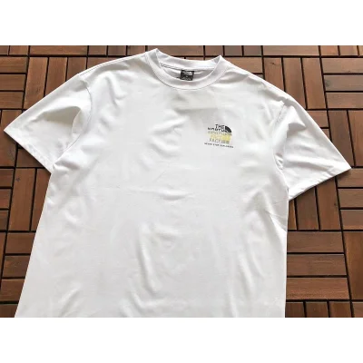 Футболка The North Face Small Logo With Shadow "White" фото № 2 Футболка The North Face Small Logo With Shadow "White" фото № 2