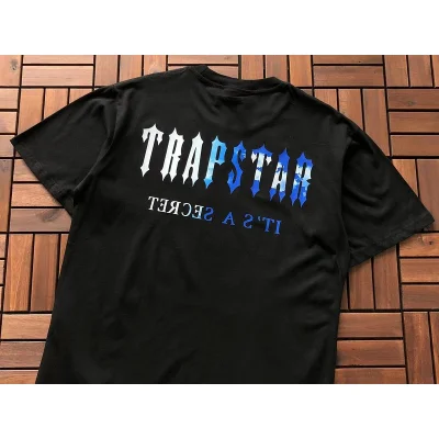 Футболка Trapstar Two Color Big Front Logo And Back Inscription "Black" фото № 2