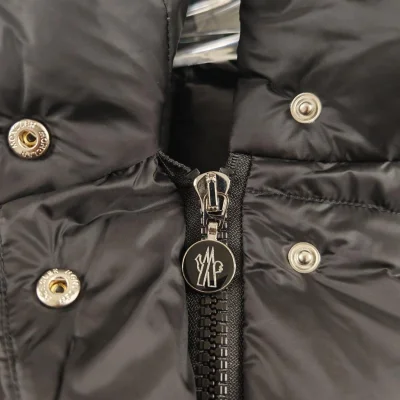 Зимняя куртка Moncler Jarcieu jacket "Black" фото № 7 Зимняя куртка Moncler Jarcieu jacket "Black" фото № 7