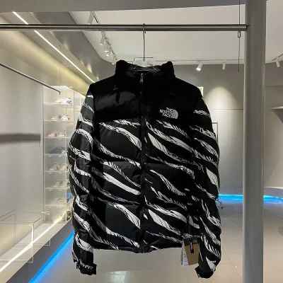 Пуховик The North Face 700 Zebra "Black" фото № 8 Пуховик The North Face 700 Zebra "Black" фото № 8