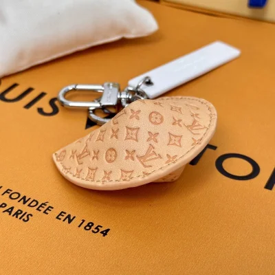 Брелок Louis Vuitton Shaped Like Ears "Beige" фото № 2