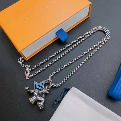 Подвеска Louis Vuitton Symbol Decoration - Bull "Silver" фото № 7 Подвеска Louis Vuitton Symbol Decoration - Bull "Silver" фото № 7